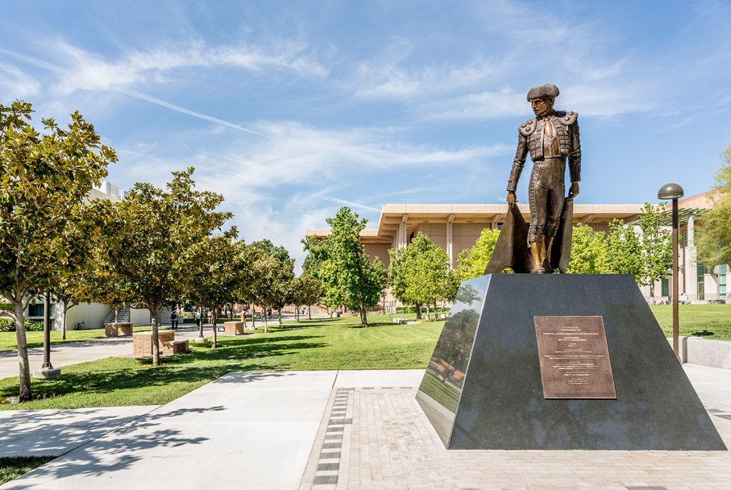 csu northridge staty på campus