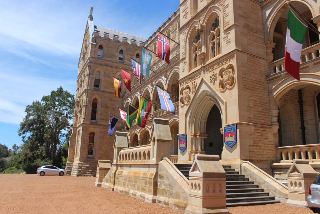 Studera på ICMS i Sydney på blueberry.nu
