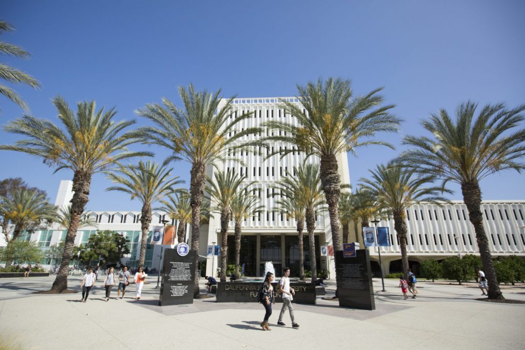 Studera på CSU Fullerton i Kalifornien på blueberry.nu