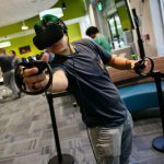 studera utomlands USA, Hawaii Pacific University, game room, VR, students