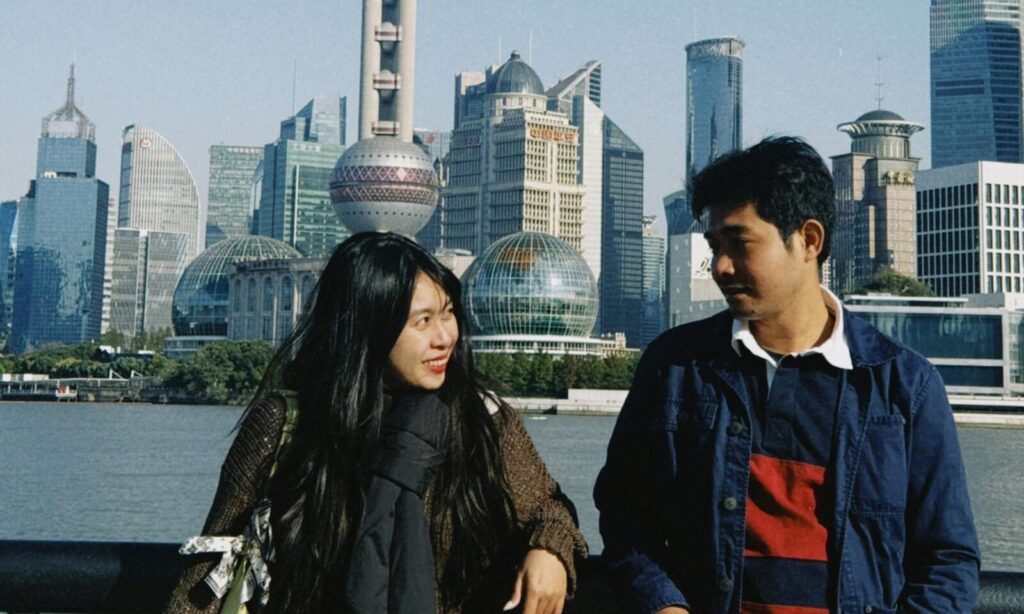 personer vid utsikt över Shanghai